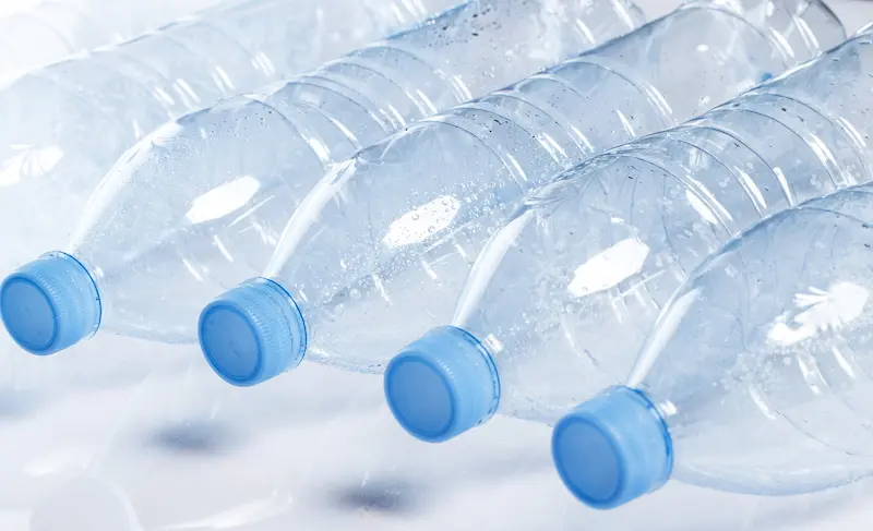 reciclagem de garrafas em Malta