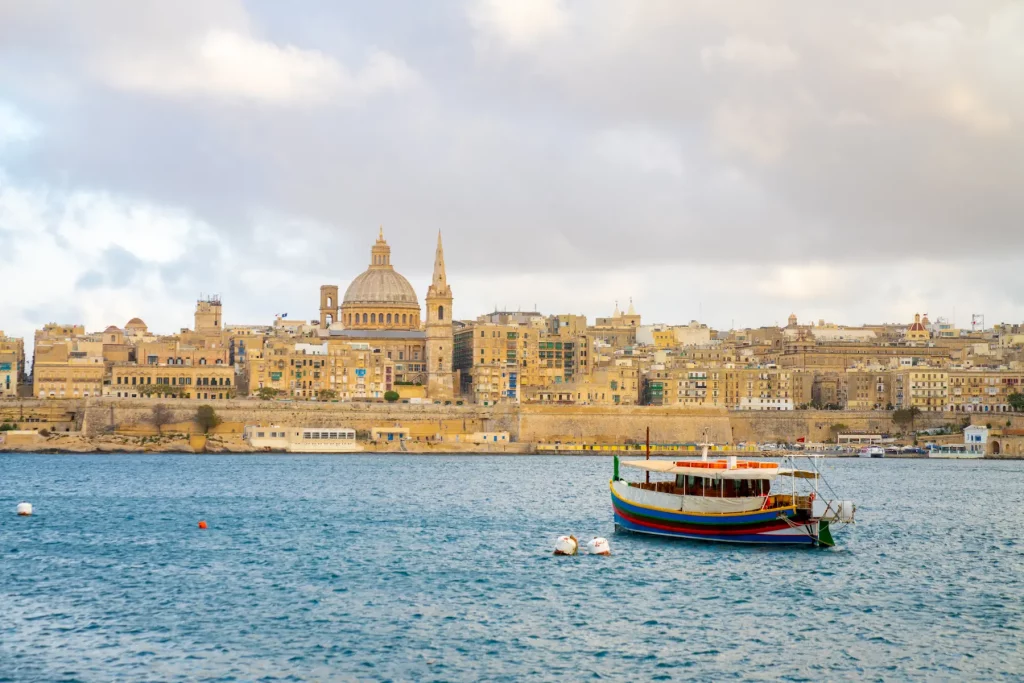 rooms for students in Malta